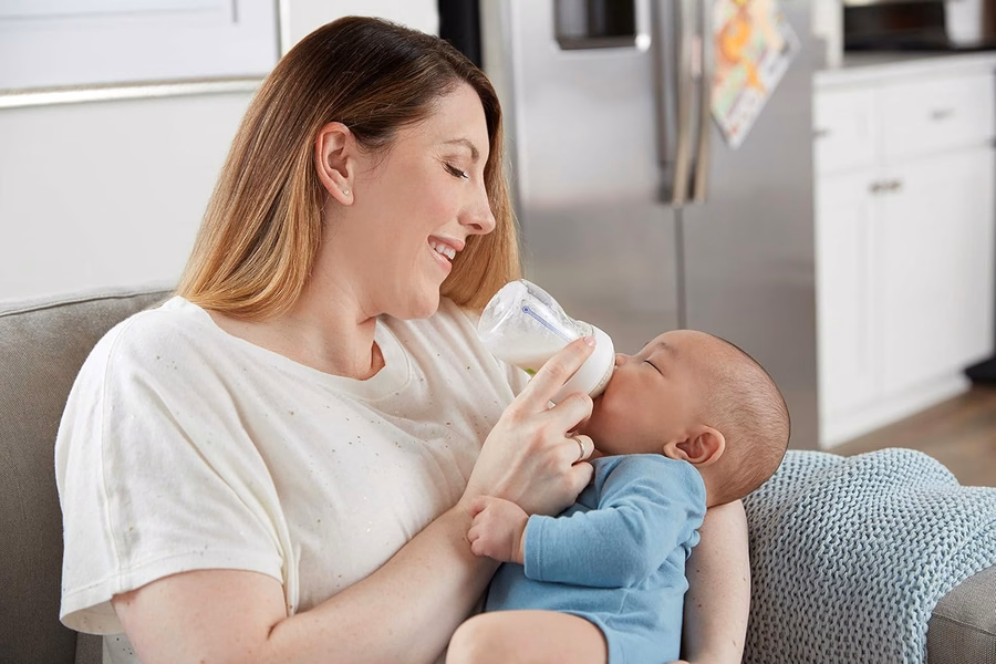 Biberon NUK Simply Natural avec SafeTemp : Bébé