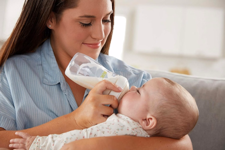 Biberon NUK Simply Natural avec SafeTemp : Bébé