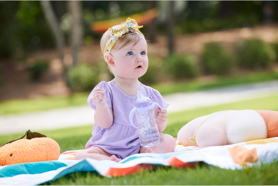 Gobelet d'apprentissage NUK Large Learner en Tritan, 295 ml, dès 8 mois – Sans BPA, anti-fuites : Bébé