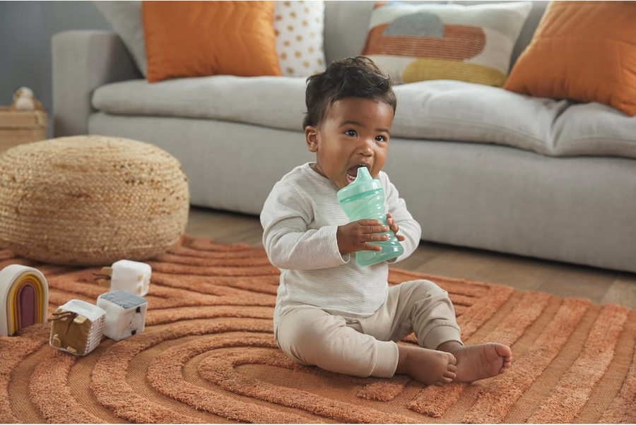 Gobelet d'apprentissage NUK Mickey Mouse grand format 295 ml (10 oz) – Sans BPA, anti-fuites : Bébé