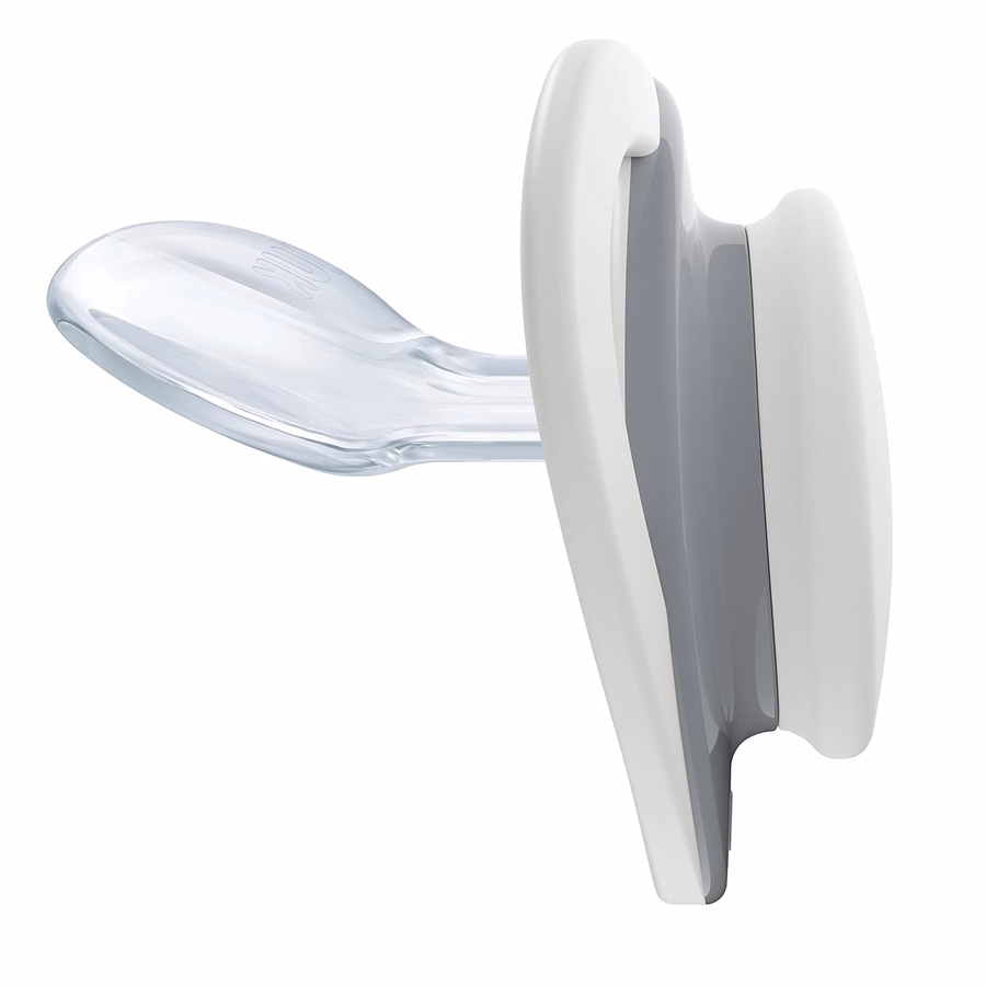 Sucette orthodontique phosphorescente NUK avec collerette en forme de cœur, sans BPA, convient aux bébés de 6 à 18 mois, lot de 4 : Santé et Maison